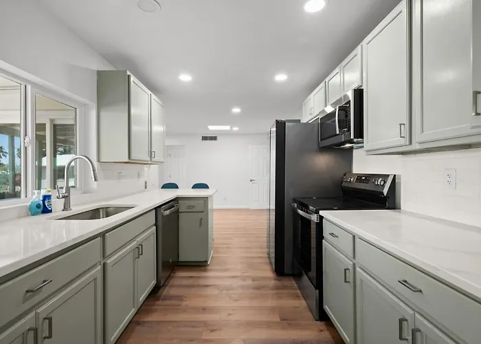 Holiday home Modern 5br Retreat L Cozy L Spacious Work-friendly