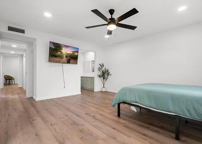 Holiday home Modern 5br Retreat L Cozy L Spacious Work-friendly