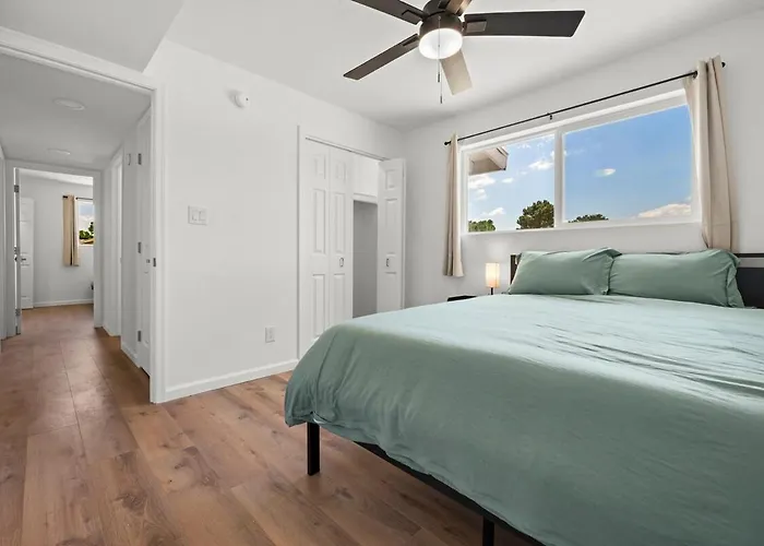 Holiday home Modern 5br Retreat L Cozy L Spacious Work-friendly