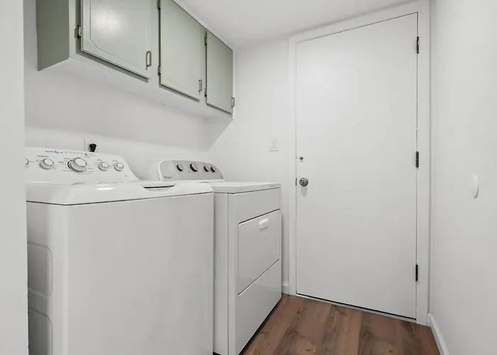 Modern 5br Retreat L Cozy L Spacious Work-friendly * Sierra Vista