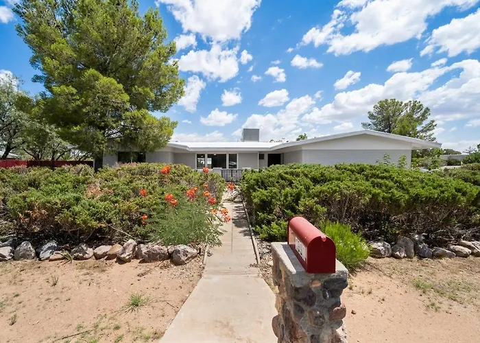 Modern 5br Retreat L Cozy L Spacious Work-friendly Sierra Vista